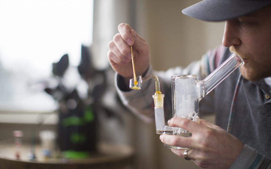 What Is Dabbing A Complete Guide To Dab For Beginners The Joint Blog